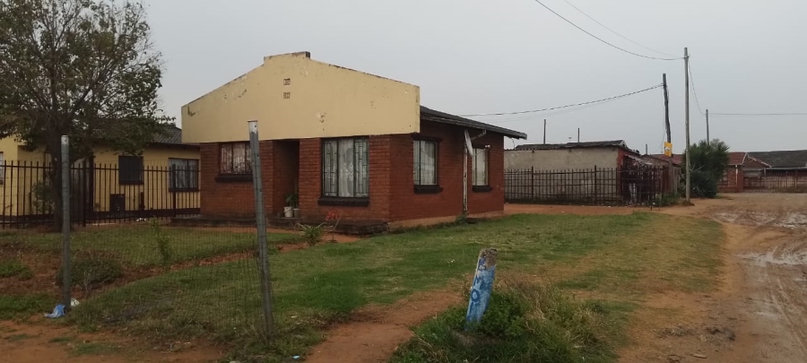 2 Bedroom Property for Sale in Thabong Free State
